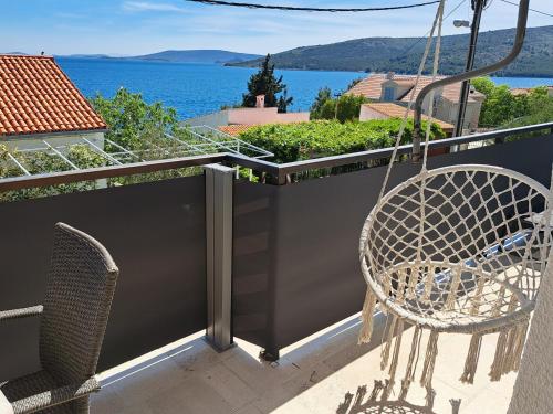 Apartman Jurčević — 4-Star Luxury Hotel in Seget Vranjica, Croatia