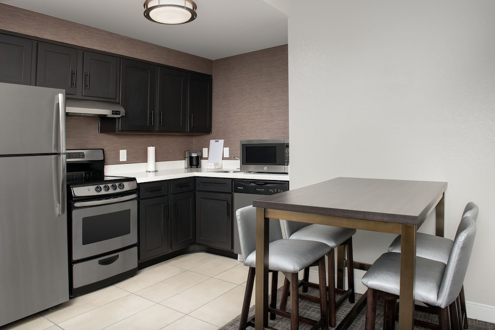 Residence Inn by Marriott Phoenix Airport - photo 17