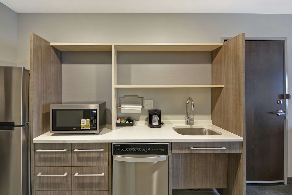 Home2 Suites by Hilton Grand Rapids North - photo 19