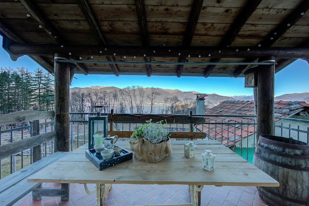 Il Vigneto Sul Lago Vineyard Lake View — 4-Star Luxury Hotel in Castelveccana, Italy