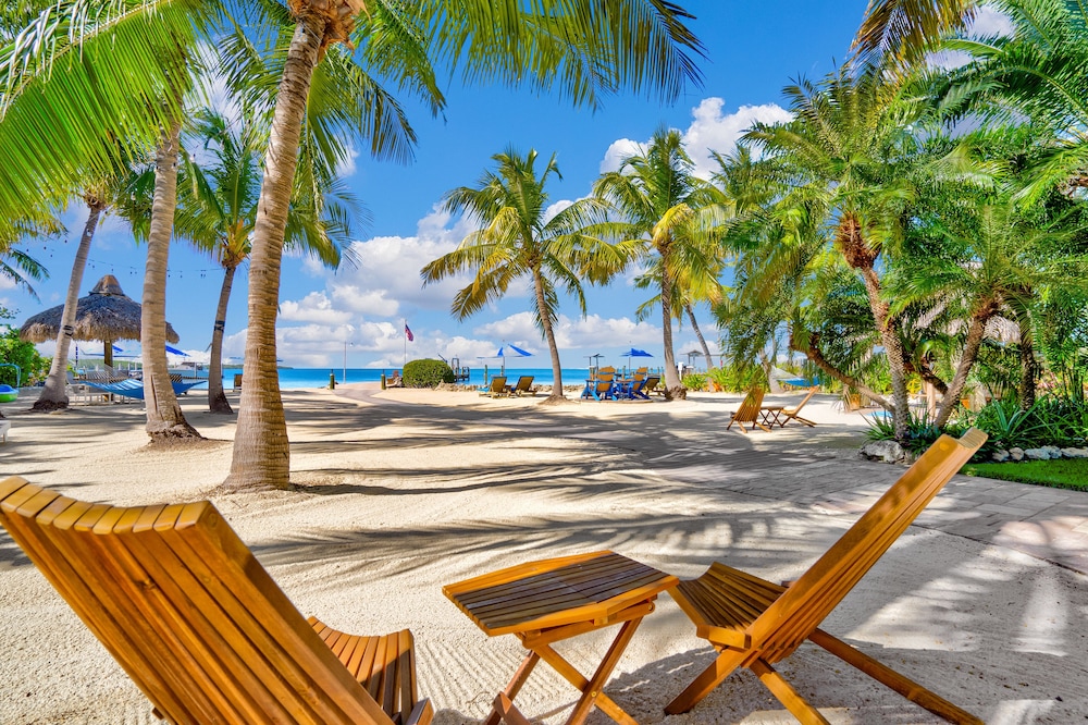 Island Bay Resort - carbon neutral hotel in Tavernier