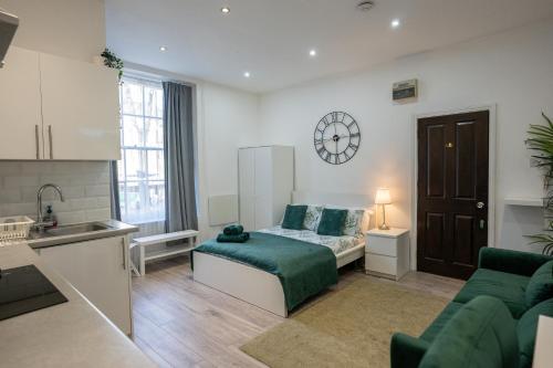 Beautiful Studio Flat in Hackney next to Overground Station — 4-Star Luxury Hotel in London, United Kingdom
