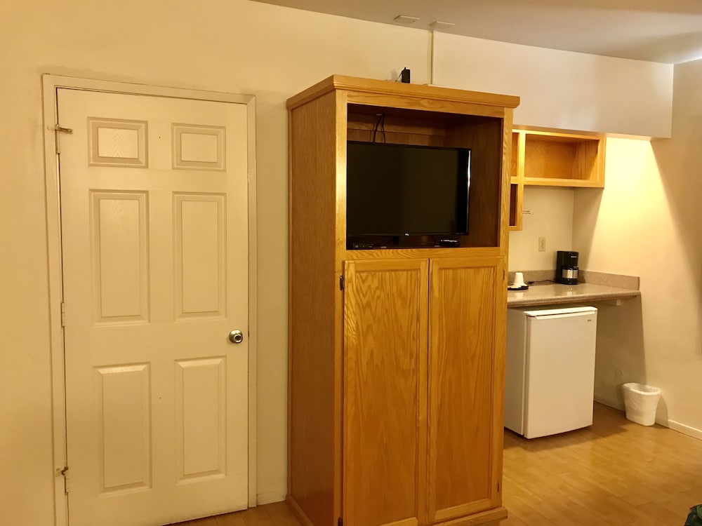 Sunrise Inn Turlock - photo 6