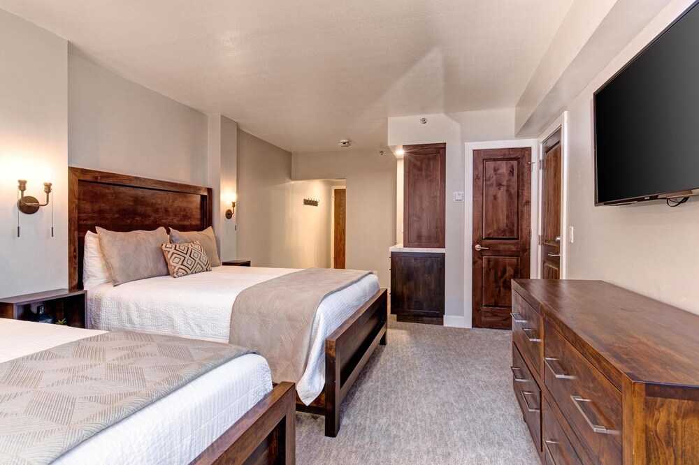 Park Station Condominium Hotel - photo 59