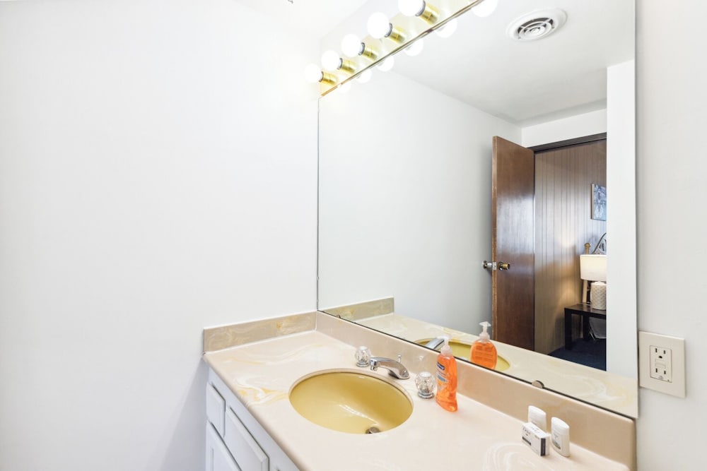 Sand & Sea Resort Condominiums - photo 945