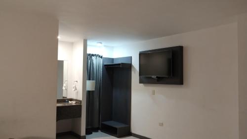 Hotel El Rancho — Ciudad Sabinas Hidalgo — photo 2
