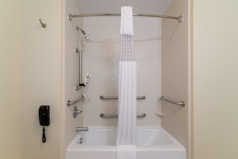 Hampton Inn & Suites Detroit Chesterfield Township - photo 31