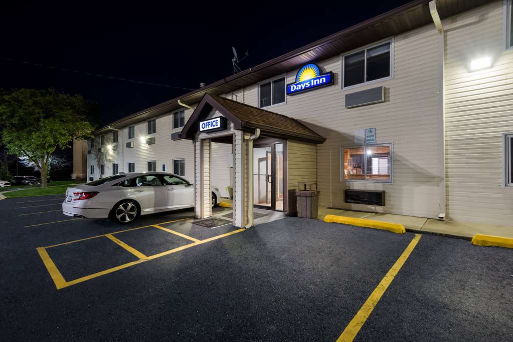 Days Inn by Wyndham Ankeny Des Moines - photo 11