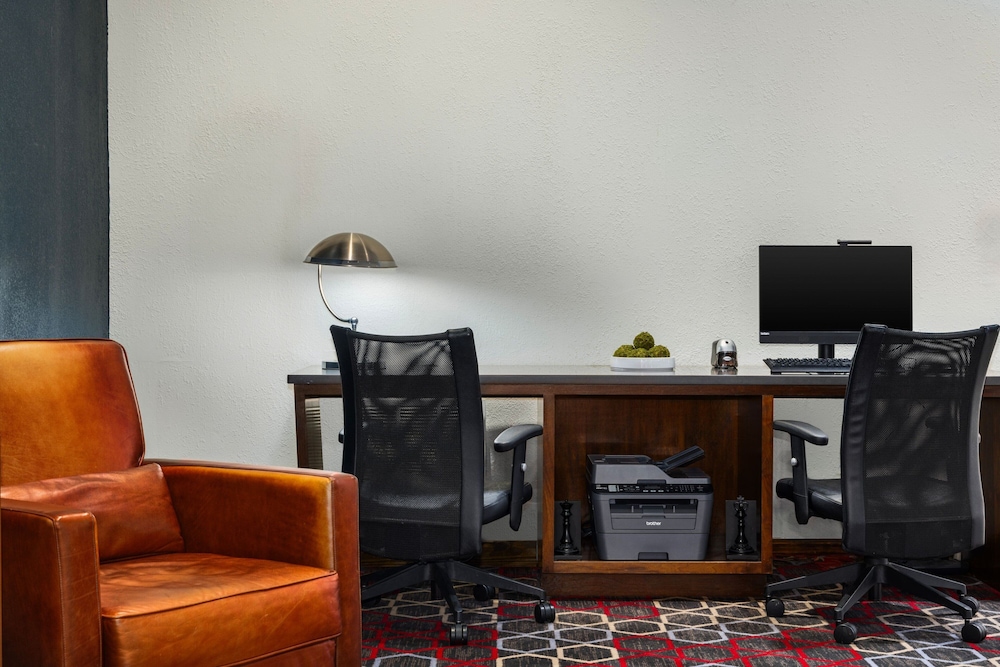 Four Points by Sheraton Greensboro Airport - photo 31