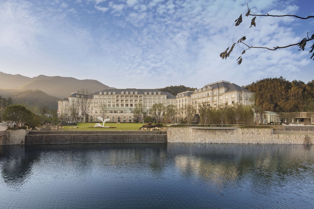 Hilton Garden Inn Hangzhou Lu'niao — 4-Star Luxury Hotel in Hangzhou, People's Republic of China