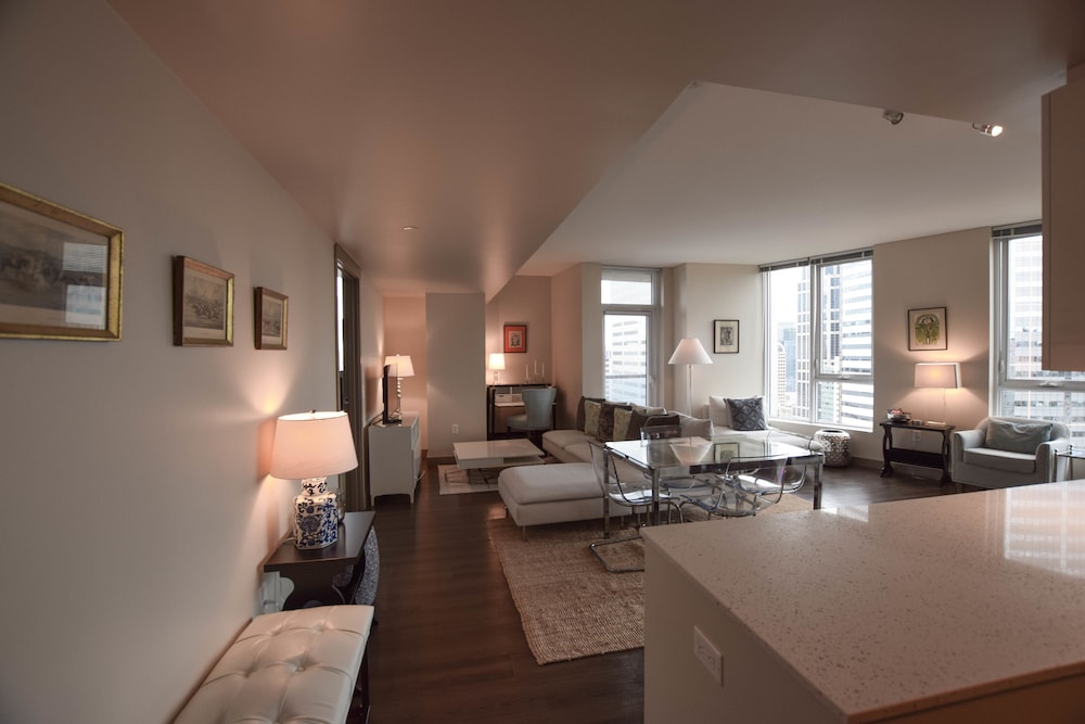 Luxe Hubs Corporate High Rise Apartments on Pine — 4-Star Luxury Hotel in Seattle, United States