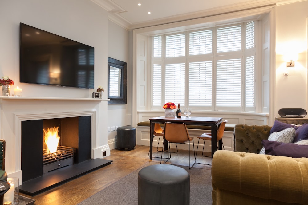 Modern Mayfair Home close to Oxford Street — 4-Star Luxury Hotel in London, United Kingdom