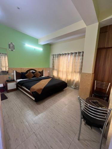 Wonderful rainbow view - carbon neutral hotel in Shimla