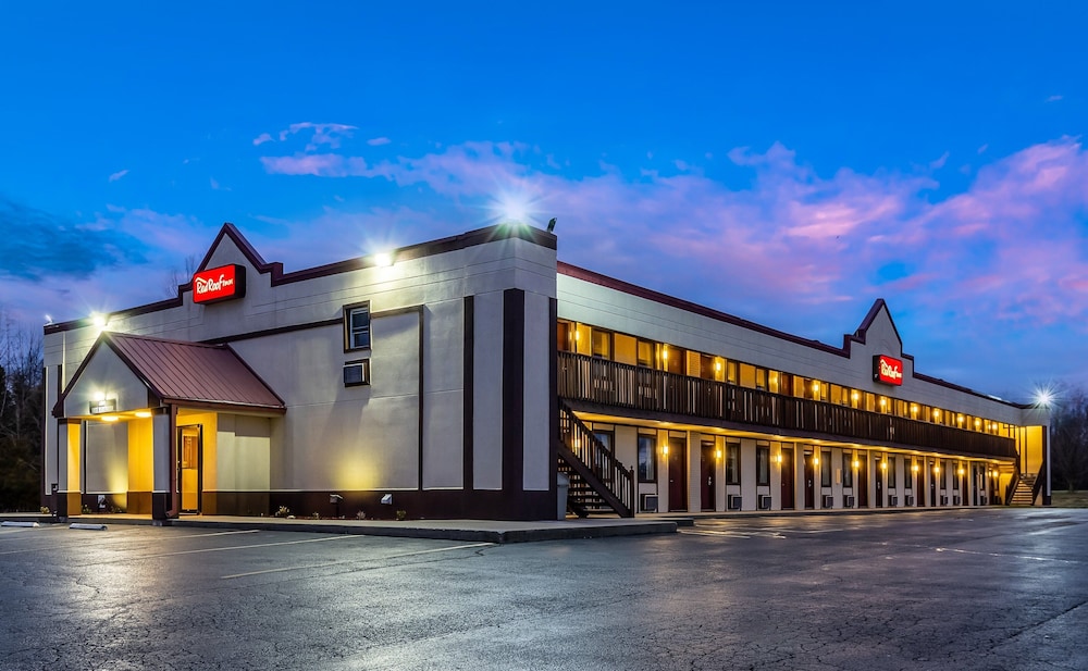Red Roof Inn Scottsburg - photo 19