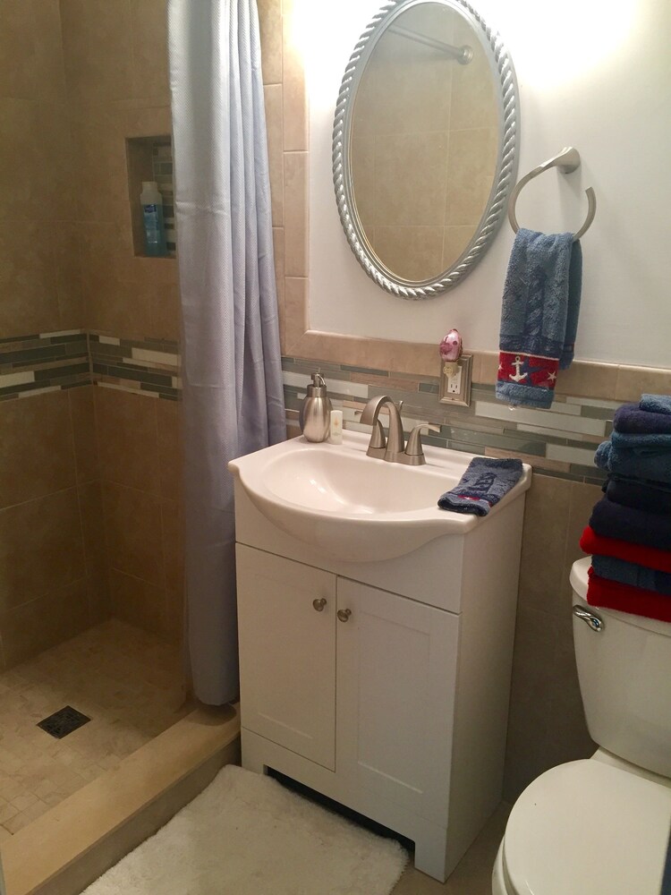 The Harsens Island Getaway Resort - photo 21