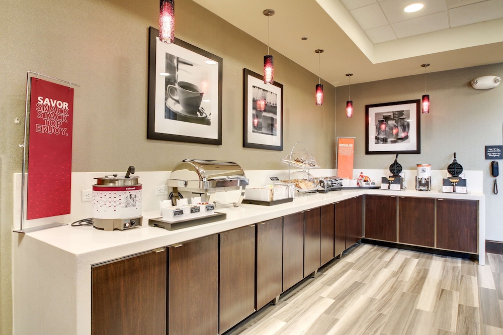 Hampton Inn & Suites Greenville Airport SC - photo 50