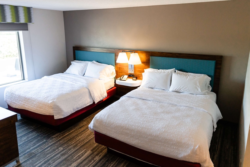Hampton Inn & Suites Scottsbluff Conference Center - photo 12