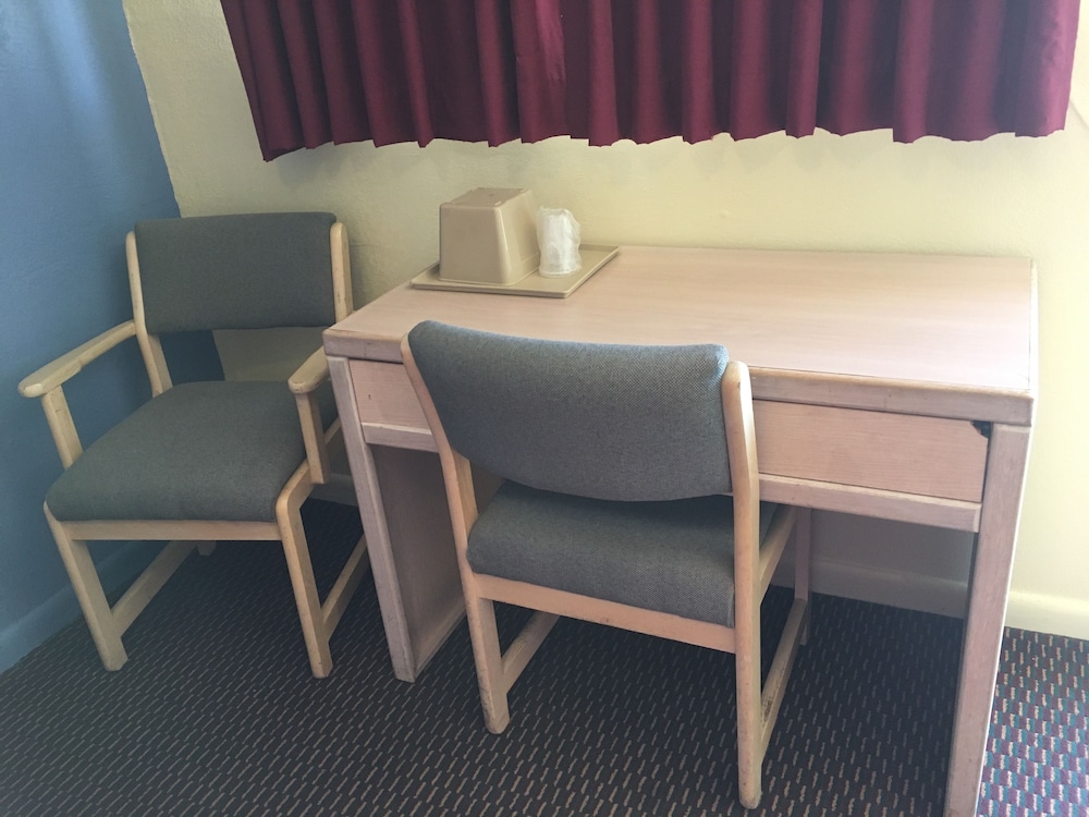 Blarney Inn - photo 6