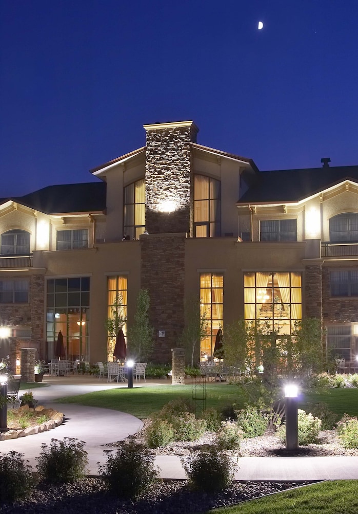 ClubHouse Hotel & Suites Fargo - photo 39