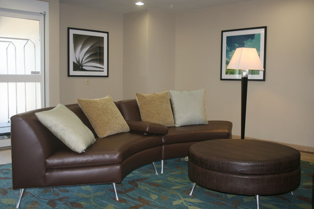 Candlewood Suites College Station At University by IHG - photo 54