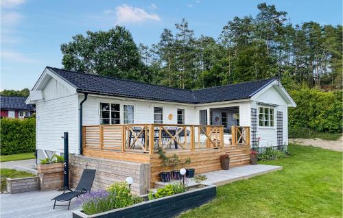 2 Bedroom Awesome Home In Brastad — 4-Star Luxury Hotel in Brastad, Sweden
