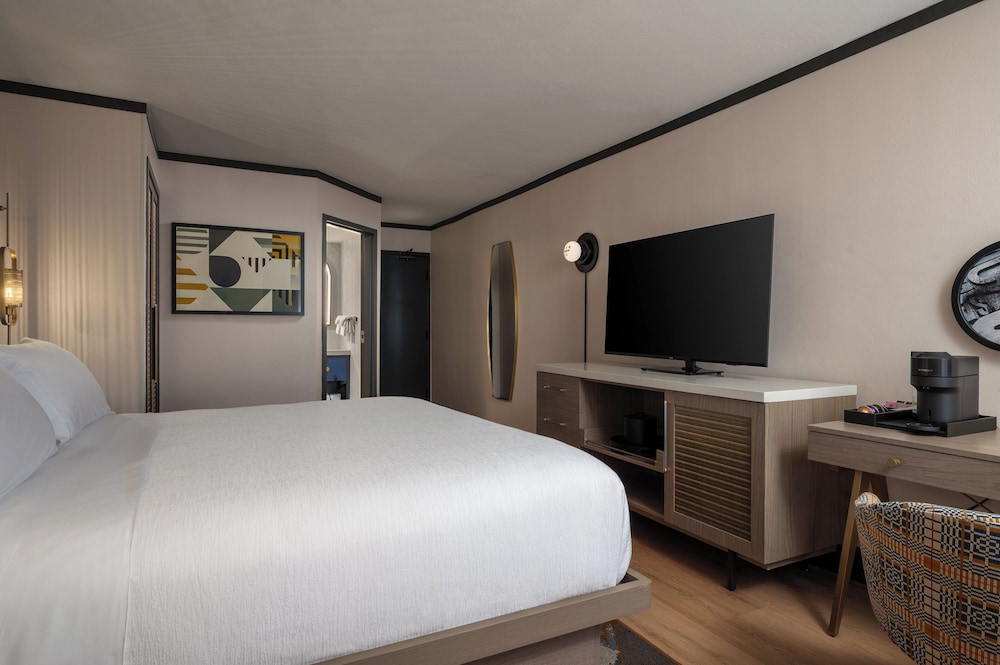 Hotel Indigo Detroit North Troy by IHG - photo 36