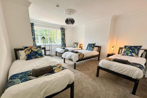 The Jefferson Arms Apartment