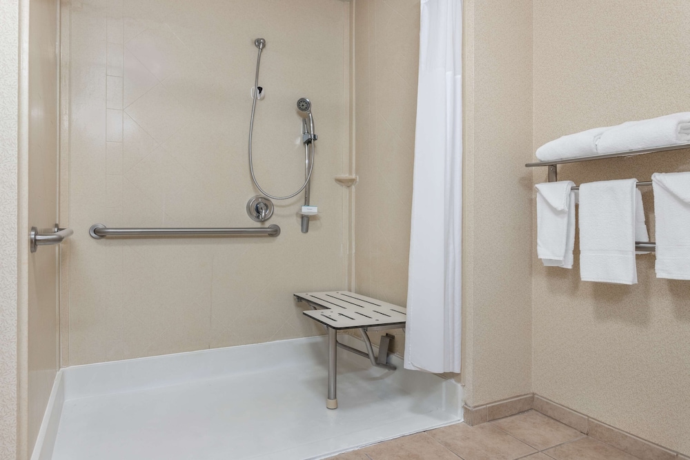 Hampton Inn & Suites Sacramento Elk Grove Laguna I 5 - photo 37