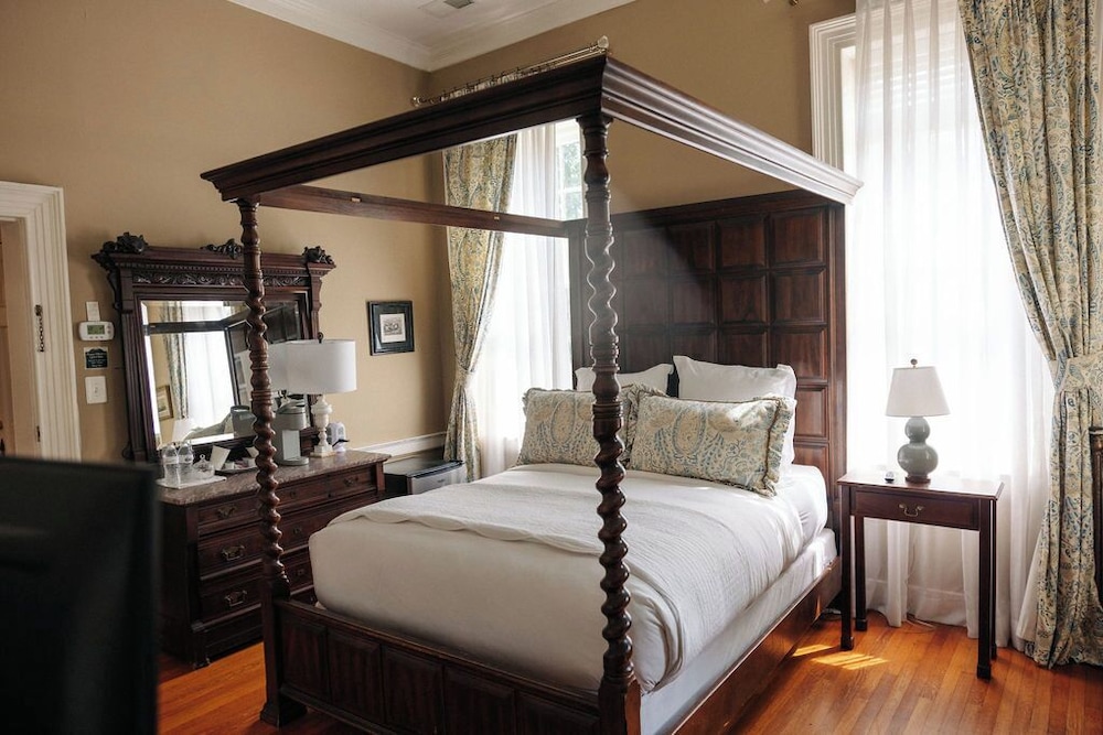 Kenmore Inn - photo 9