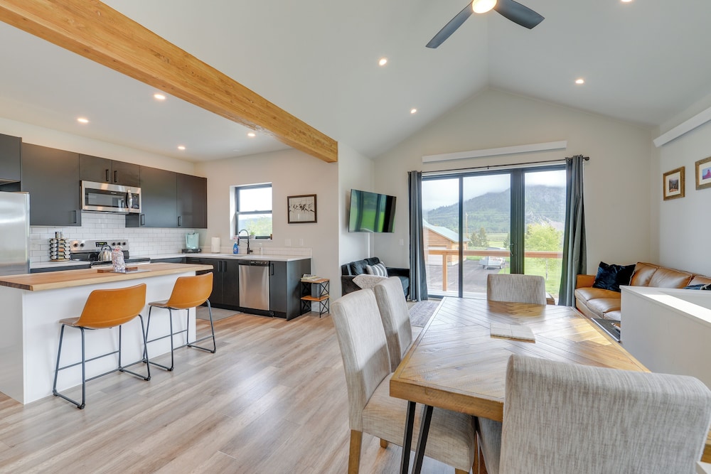 Quiet Alpine Hideaway with Panoramic Mountain Views in Alpine, United States