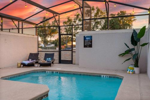 4BR Pool Home w Free Waterpark 9 Min to Disney — 4-Star Luxury Hotel in Kissimmee, United States