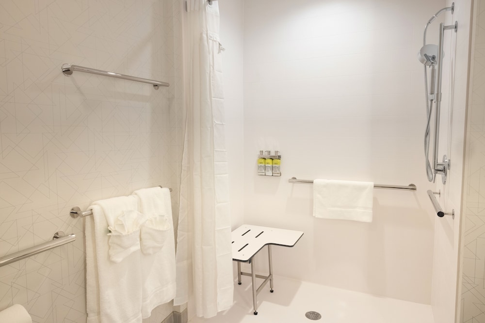Holiday Inn Express & Suites Harrisonburg University Area by IHG - photo 26