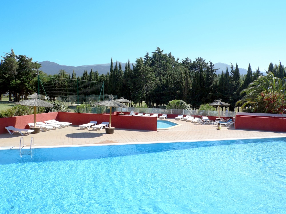 Les Abricotiers by Popinns in Argelers, France