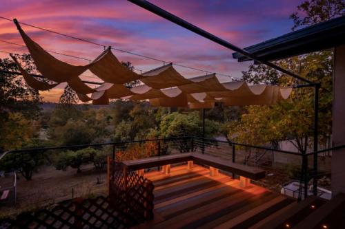 Royal Arches Cottages in Oakhurst, United States