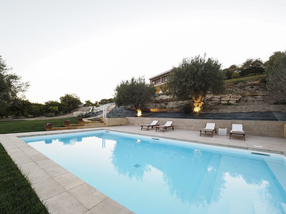 Helorus Noto Nocellara — 4-Star Luxury Hotel in Noto, Italy
