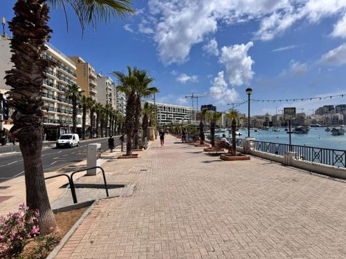 Charming retreat off the sea front — 4-Star Luxury Hotel in Gzira, Malta