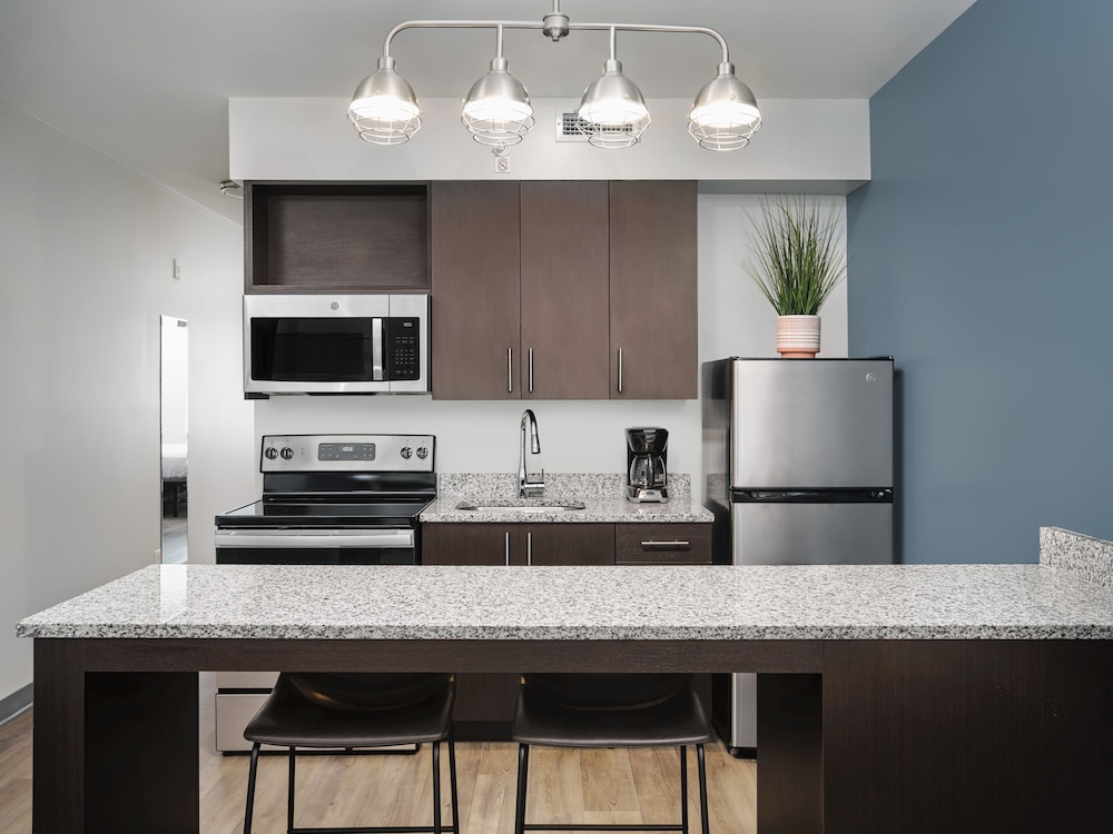 stayAPT Suites Huntsville - photo 7