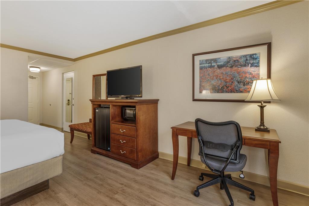 Best Western PLUS Morristown Inn Florham Park - photo 15