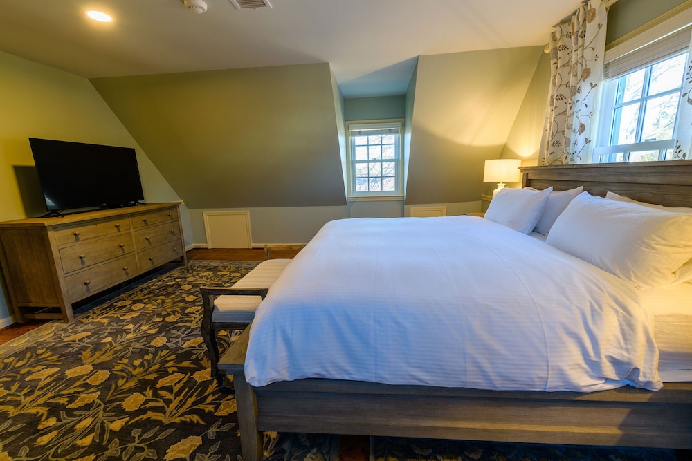 The Red Fox Inn & Tavern - photo 30