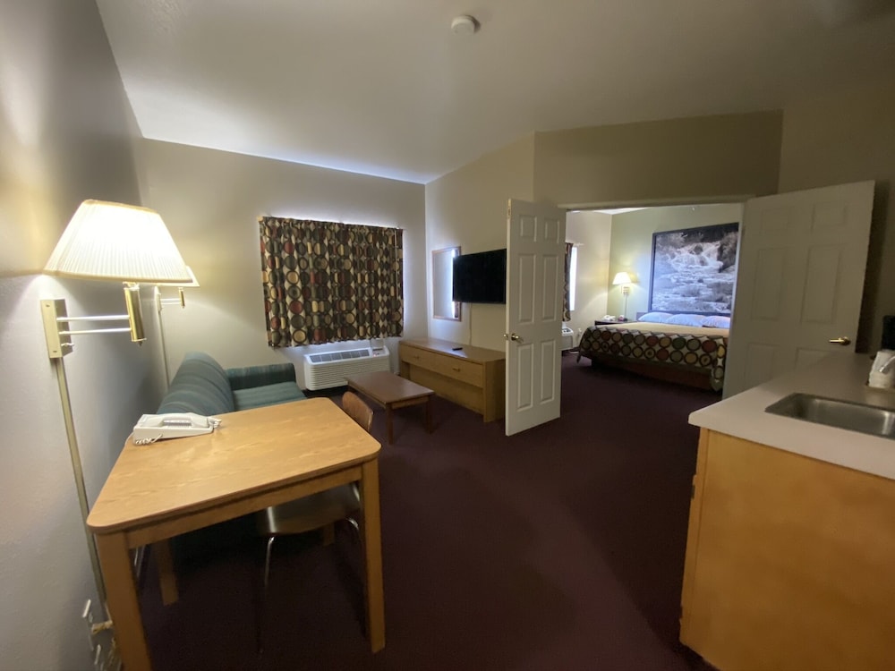 Super 8 by Wyndham Beresford - photo 16