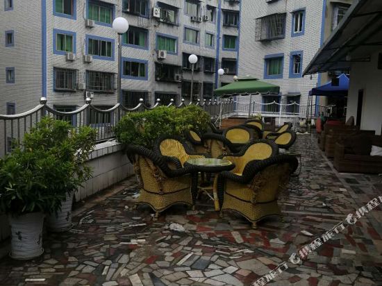 Renhe Chain Hotel Nanchong Wuxing Garden Yueliang Bay - carbon neutral hotel in Nanchong