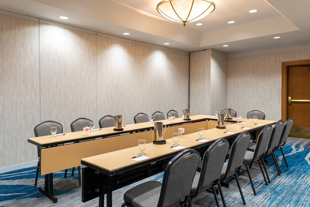 Courtyard by Marriott Chicago at Medical District UIC - photo 33