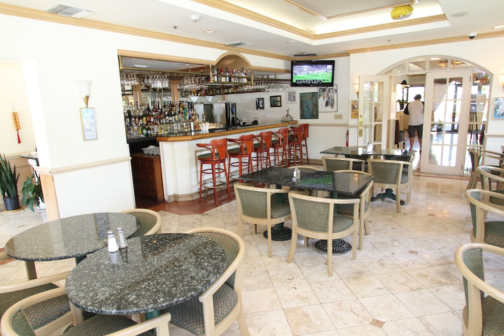 Chateaubleau Hotel - photo 34