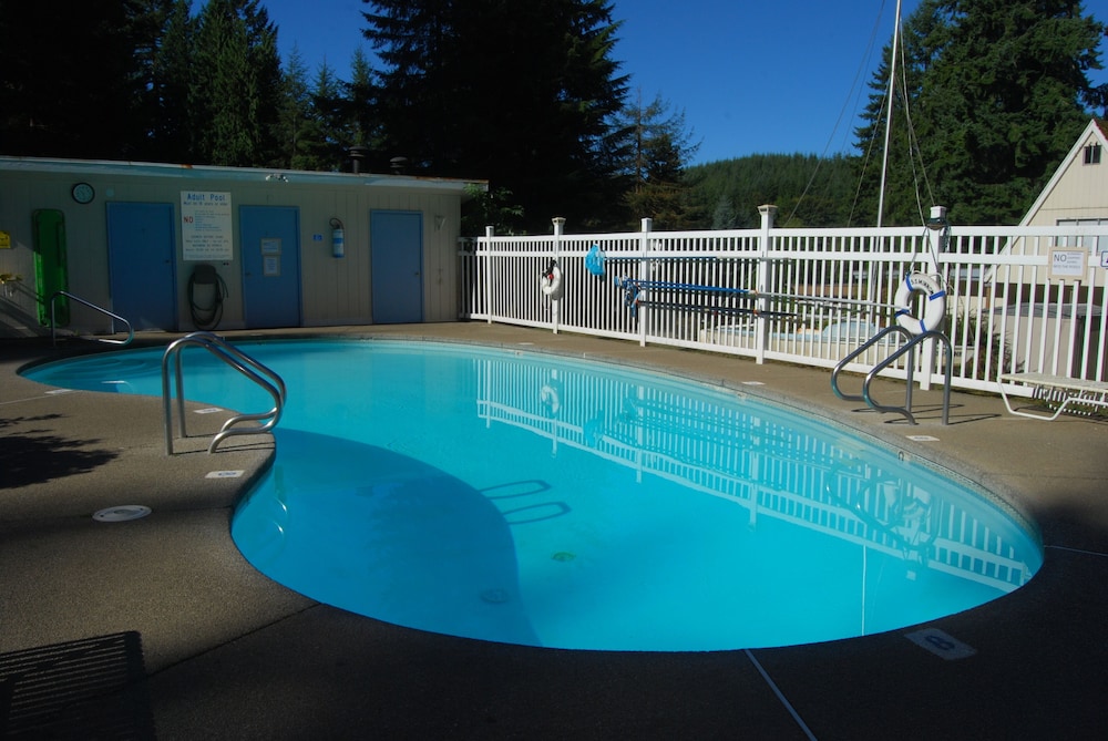 Paradise RV Campground - photo 6