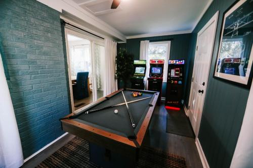 5 Bedroom home near Parris Island MCAS Downtown Beaufort — 4-Star Luxury Hotel in Beaufort, United States