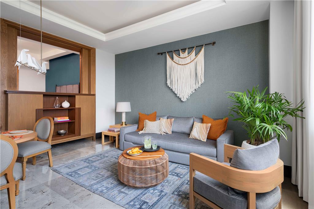 BON Park Hotel Bed Suite LivingRoom