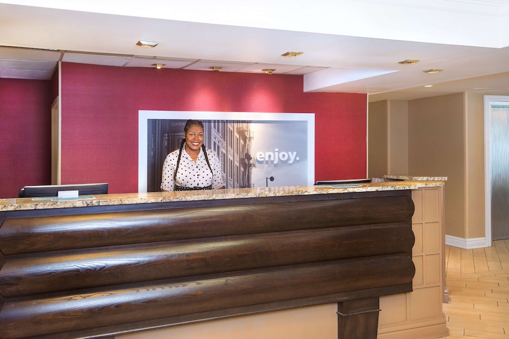 Hampton Inn & Suites Annapolis - photo 3