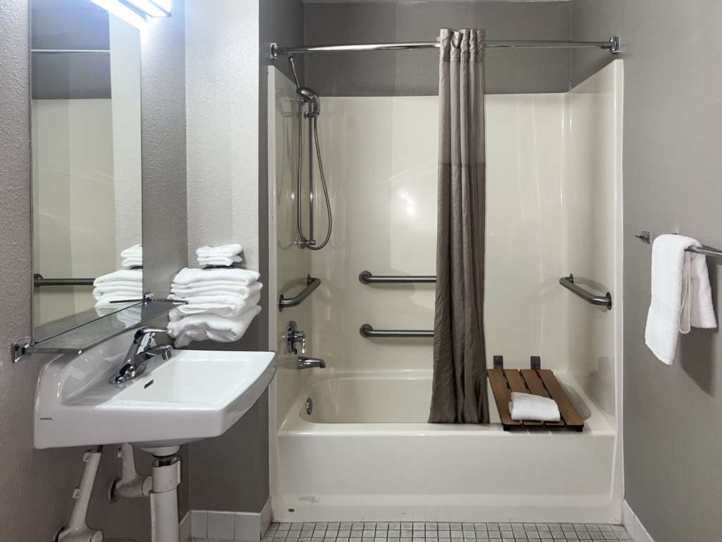 Motel 6 Tulare CA - photo 18