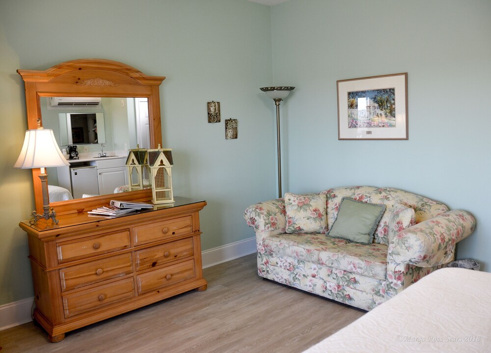 The Sunset Inn - photo 18