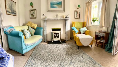 Holly Cottage Cosy Home In Sherwood Forest — 4-Star Luxury Hotel in Edwinstowe, United Kingdom